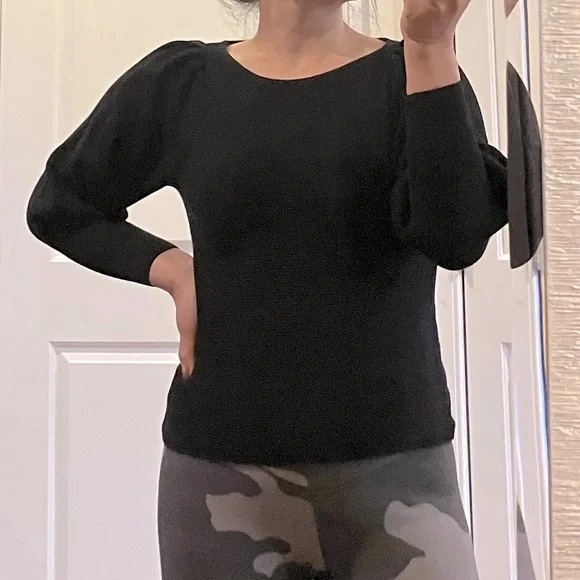 Sweater - Picture 1 of 6